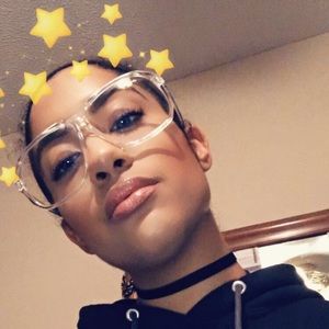 Meet your Posher, Sondra